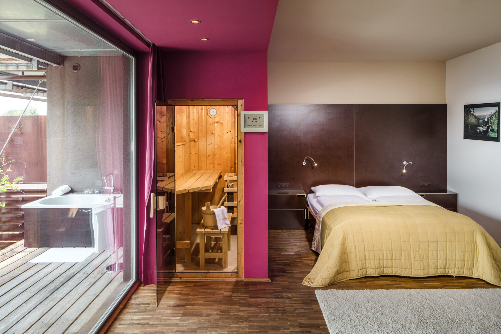 Re Weingartenhotelharkamp Bigbadezimmer 211