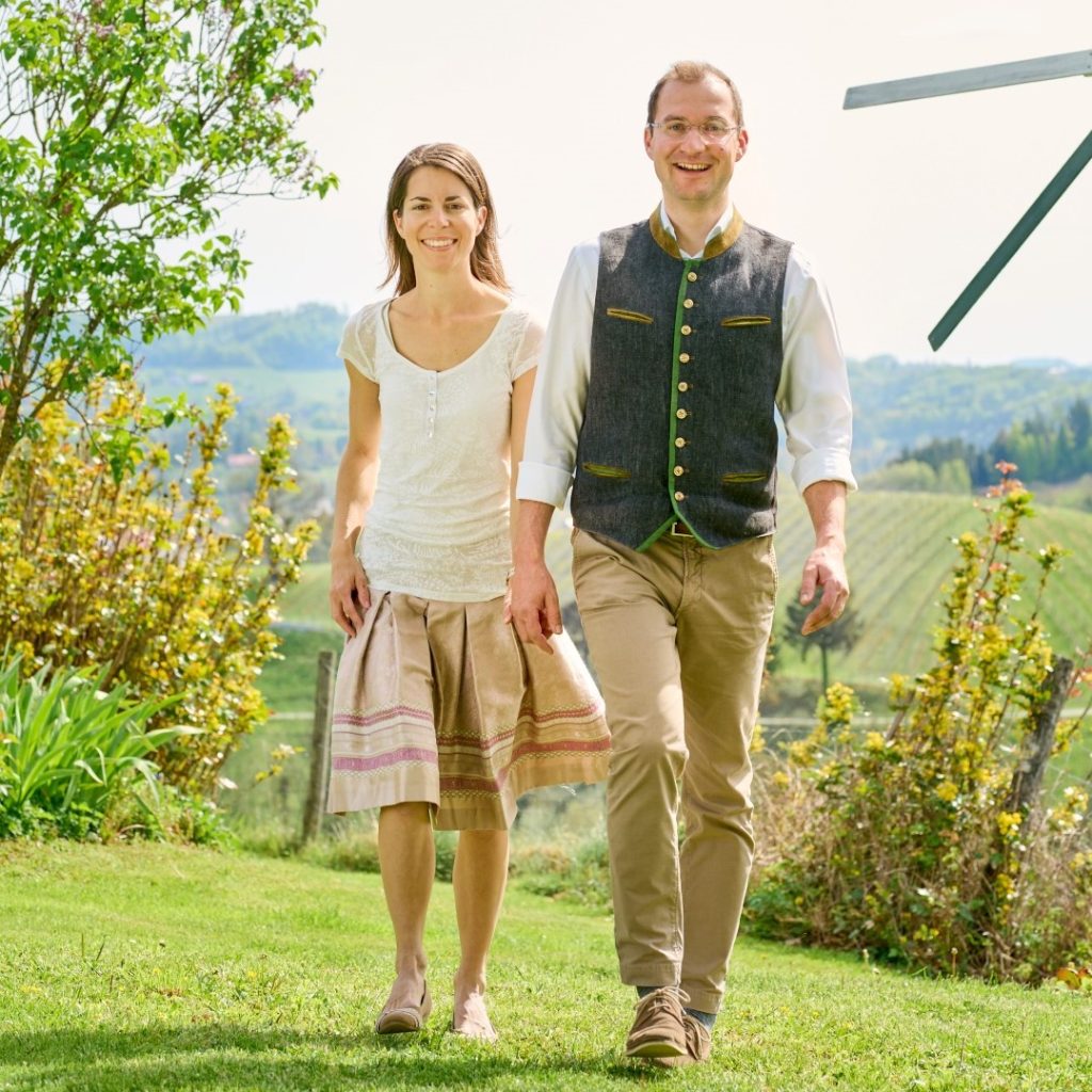 Sternat Lenz Bio Weingut Buschenschank Carina Und Herbert Sternat 2